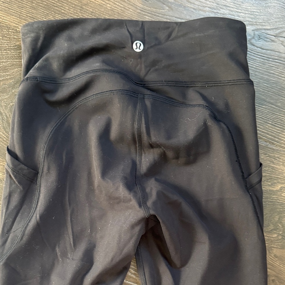 Lululemon Black High-Waisted Leggings with pockets size 4 thick material - Picture 5 of 5